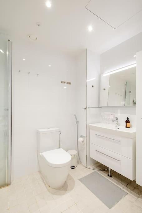Fabulous Morden Apartment In Хелзинки Екстериор снимка